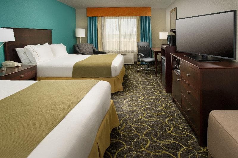 Holiday Inn Express & Suites DFW Airport - Grapevine photo 1