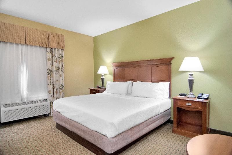 Holiday Inn Express And Suites Dfw West Hurst photo 1