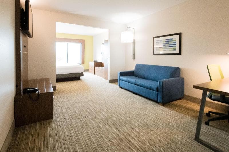 Holiday Inn Express And Suites Lexington Nw The Vi 5