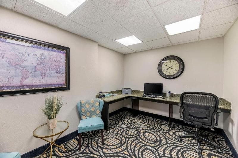 Comfort Inn & Suites main