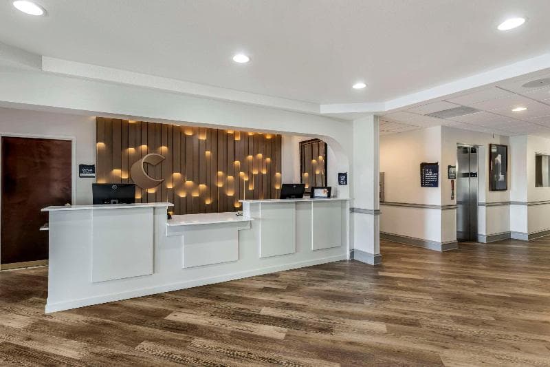 Comfort Inn & Suites 5