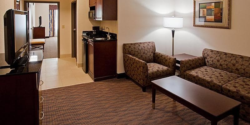 Holiday Inn Express And Suites Austin South Buda 5