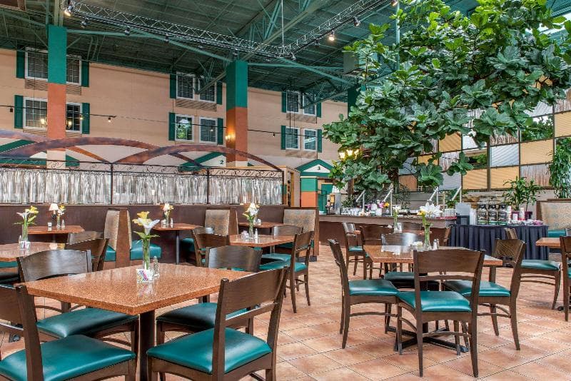 Quality Hotel Conference Center Cincinnati Blue Ash 4