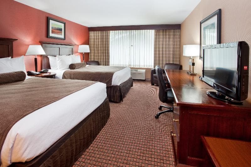 Ramada By Wyndham Cleveland Independence 2