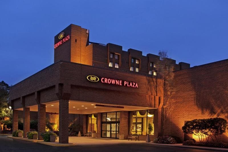 Crowne Plaza Columbus North Worthington 2