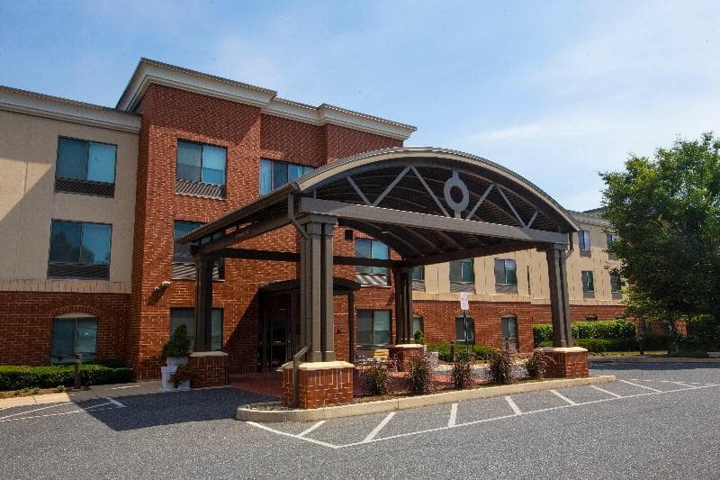 Holiday Inn Express And Suites Bethlehem Arpt Alle 2