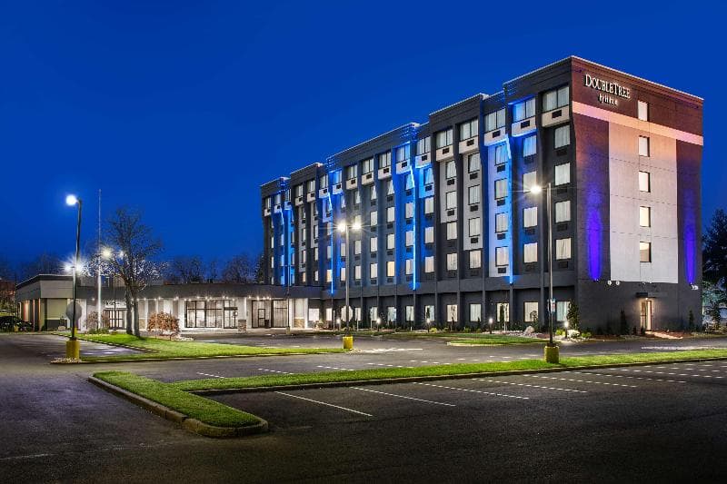 DoubleTree by Hilton Monroe Township Cranbury 4