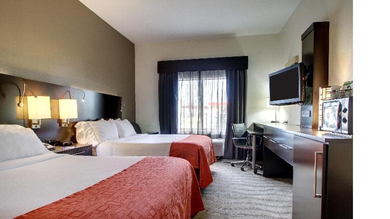La Quinta Inn & Suites By Wyndham Meridian photo 1