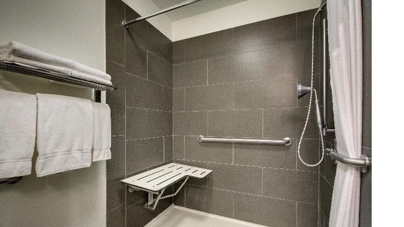 La Quinta Inn & Suites By Wyndham Meridian 3