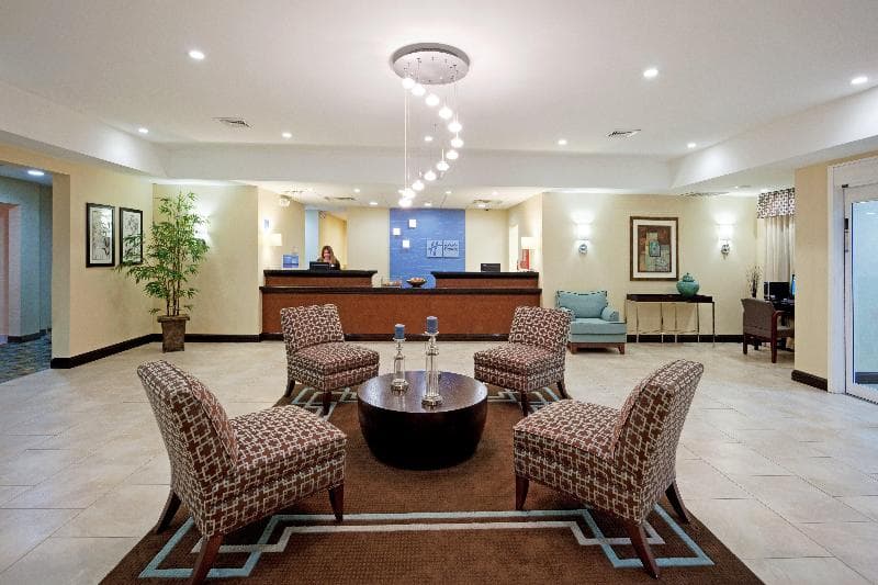 Holiday Inn Express And Suites Meriden 4