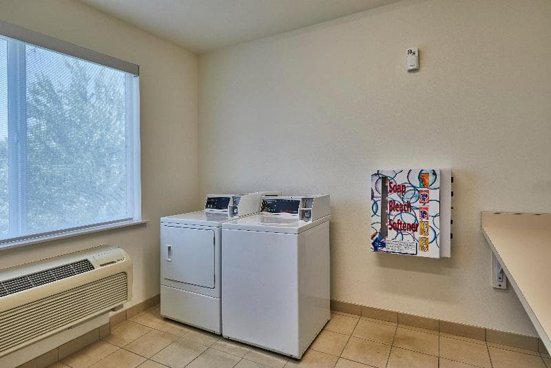 Holiday Inn Express And Suites Medford Central Poi 4