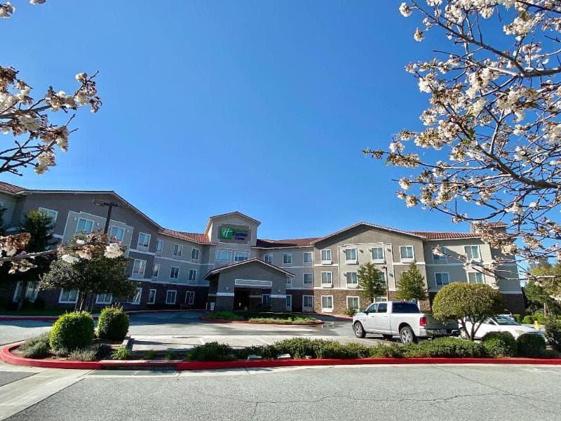 Holiday Inn Express & Suites Beaumont - Oak Valley 5