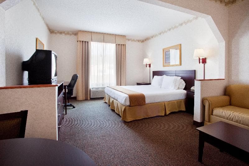 Holiday Inn Express And Suites Hiawassee 5
