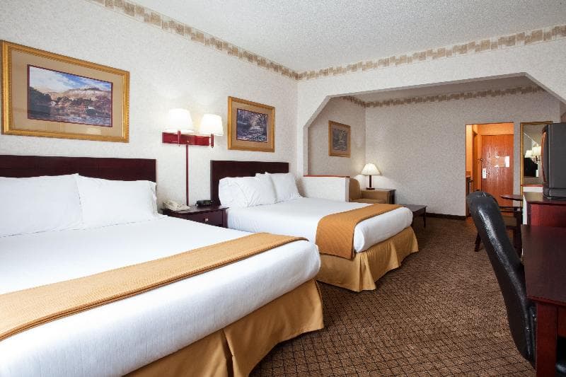 Holiday Inn Express And Suites Hiawassee photo 1