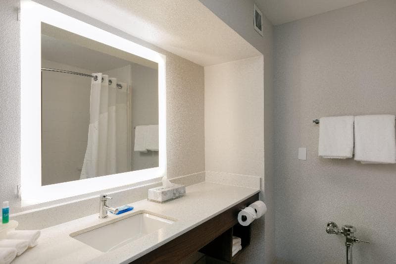 Holiday Inn Express & Suites Milton East I-10 photo 1
