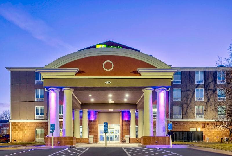 Holiday Inn Express And Suites Kansas City Grandvi 4