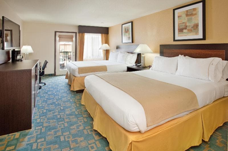 Holiday Inn Express And Suites Branson 76 Central photo 1