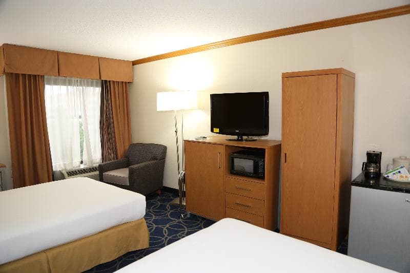 Holiday Inn Express And Suites Hou I-10 West Energy Corridor 4