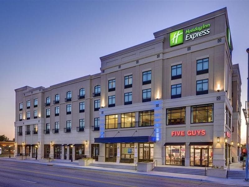 Holiday Inn Express And Suites Kansas City Ku Medi photo 1