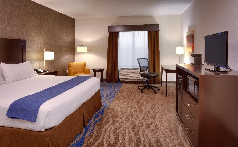 Holiday Inn Express And Suites Overland Park 5