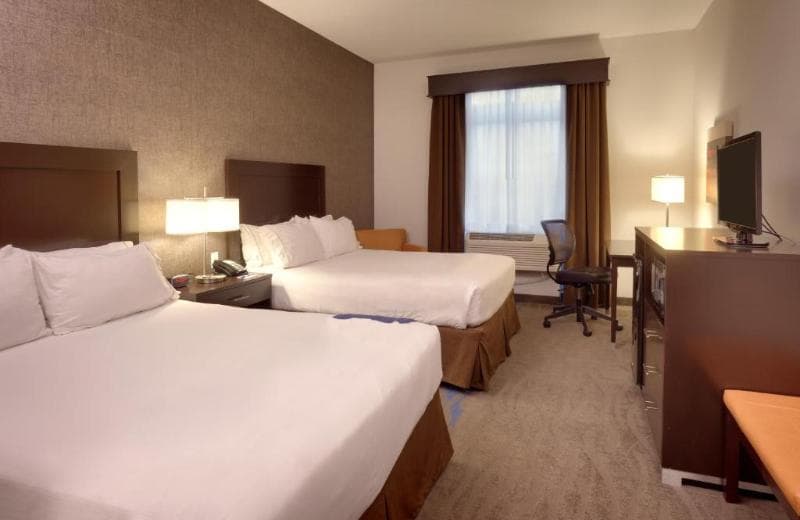 Holiday Inn Express And Suites Overland Park photo 1