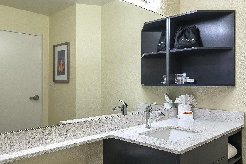 Candlewood Suites Bloomington 4
