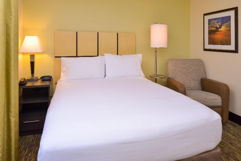 Candlewood Suites Bloomington-Normal photo 1