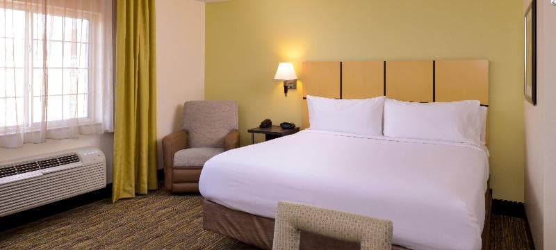 Candlewood Suites Bloomington-Normal 3