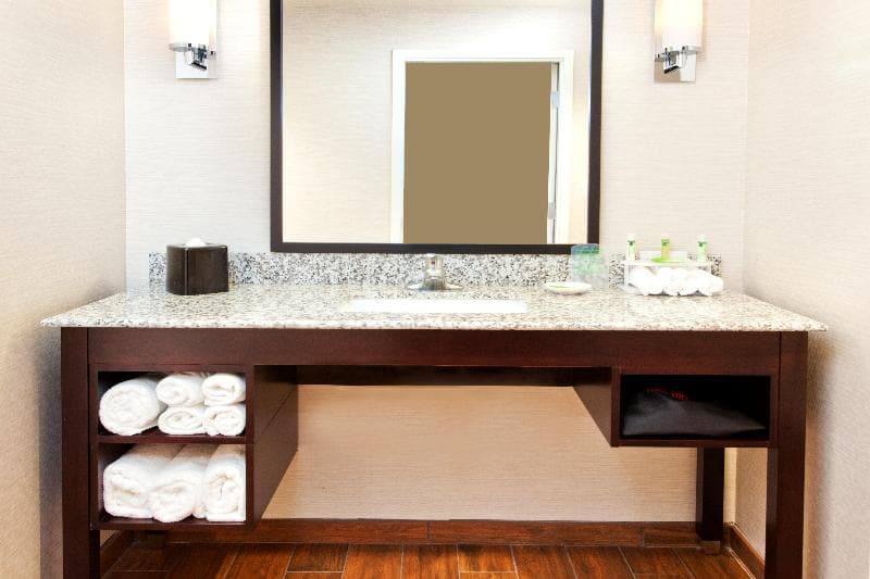 Holiday Inn Express & Suites Huntsville West - Research Park 4