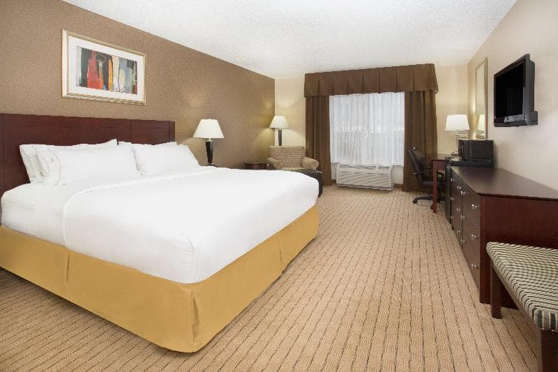 Holiday Inn Express And Suites Minot 3