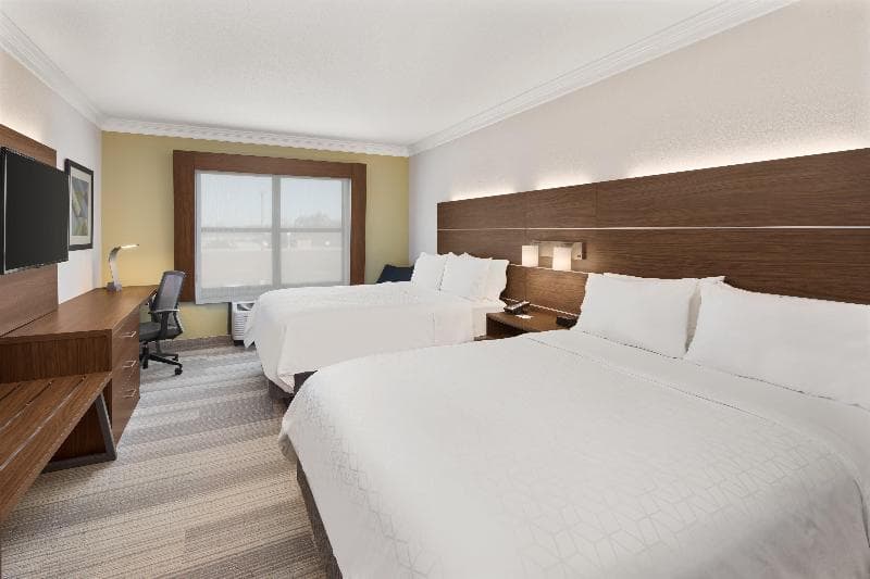 Holiday Inn Express And Suites Byron 3