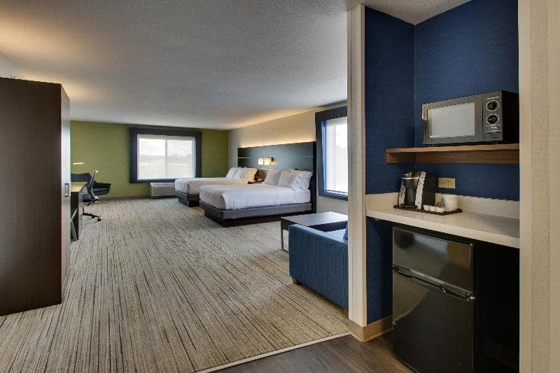 Holiday Inn Express And Suites Morris 5