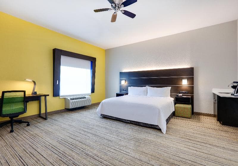Holiday Inn Express And Suites Cleburne 3