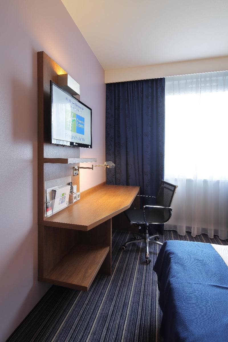 Holiday Inn Express Friedrichshafen 5