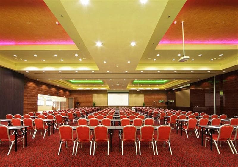 Holiday Inn Trnava 5