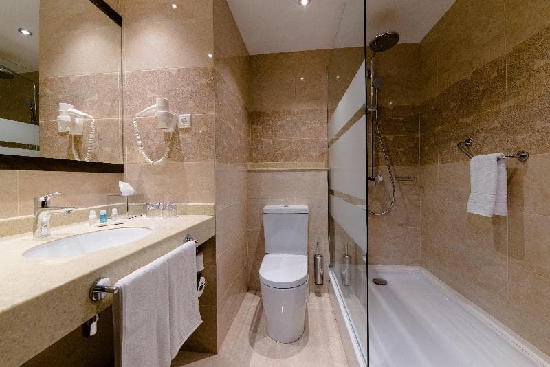Holiday Inn Aktau 4