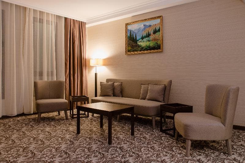 Holiday Inn Aktau 5