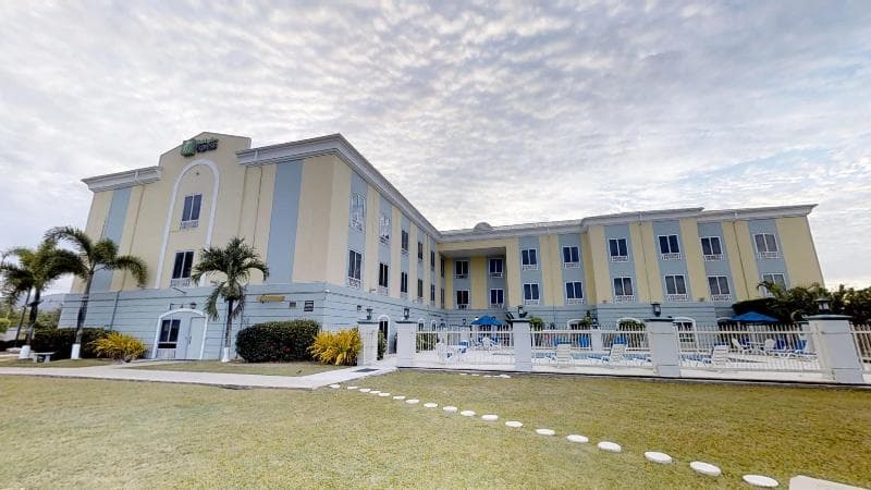 Holiday Inn Express & Suites Trincity Trinidad Airport 4
