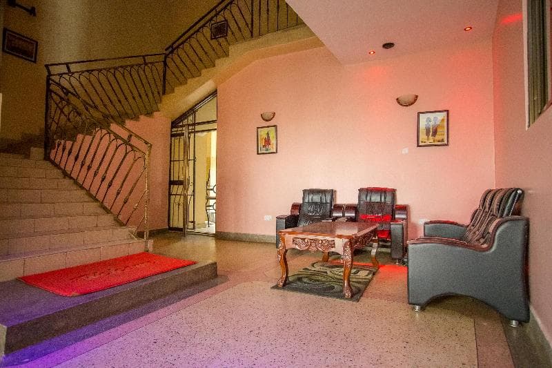 Reinah Tourist Hotel 4