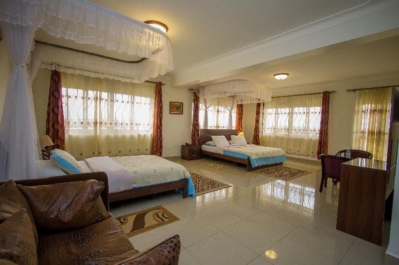Reinah Tourist Hotel 5