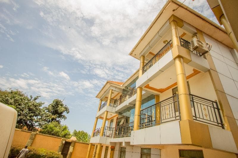 Platinum Royal Hotel main