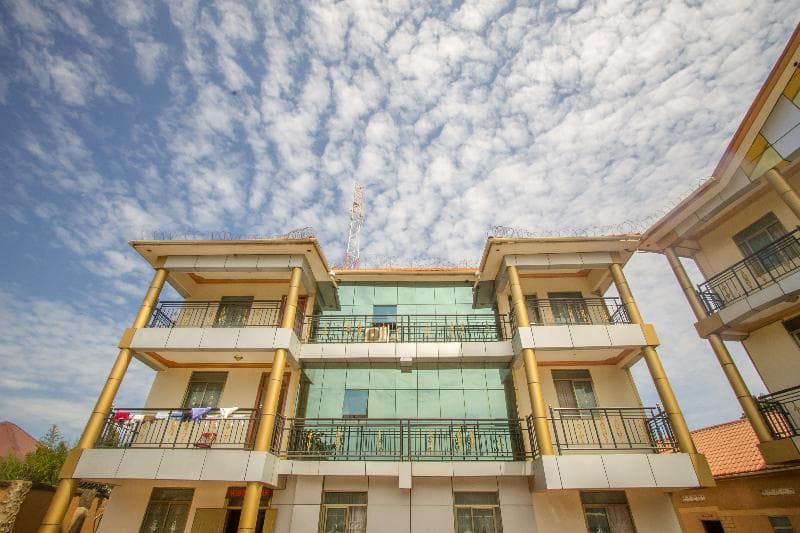 Platinum Royal Hotel 4