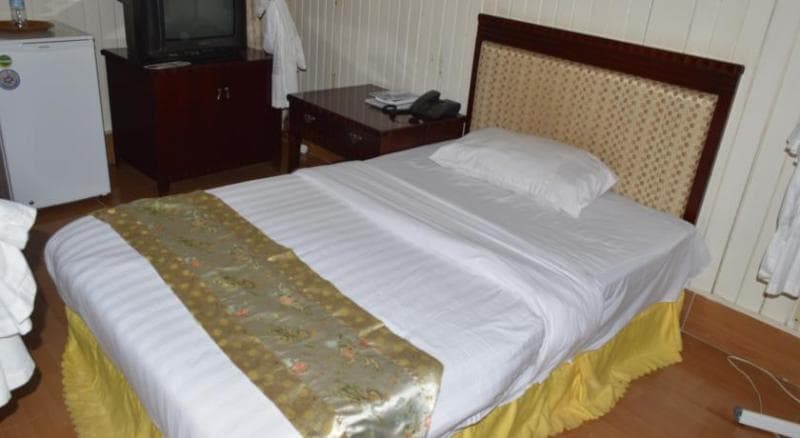International Hotel 2000 5