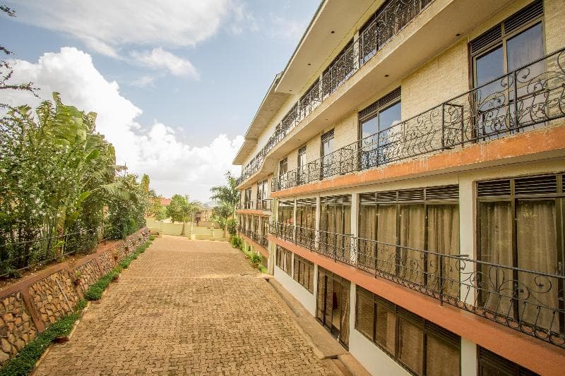 Arch Apartments And Hotel 4