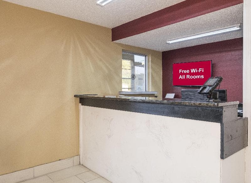 Red Roof Inn Acworth 4