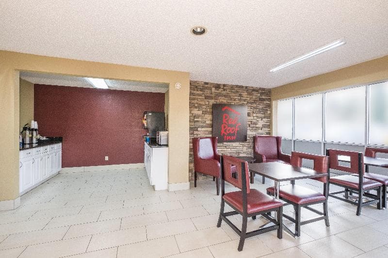Red Roof Inn Acworth 2