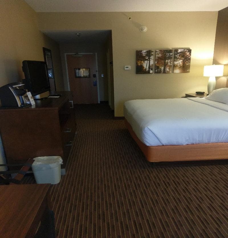 Holiday Inn Express & Suites Watertown-Thousand Islands photo 1
