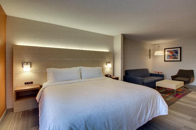 Holiday Inn Express And Suites Cedar Rapids I 380 3