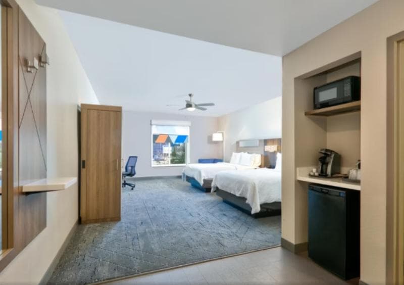 Holiday Inn Express And Suites North Dallas At Pre 5