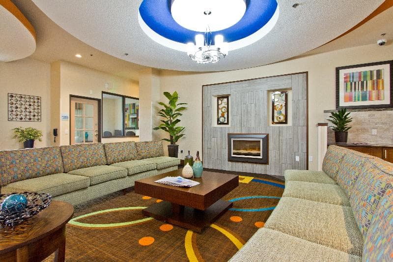 Holiday Inn Express And Suites Denver East Peoria 3